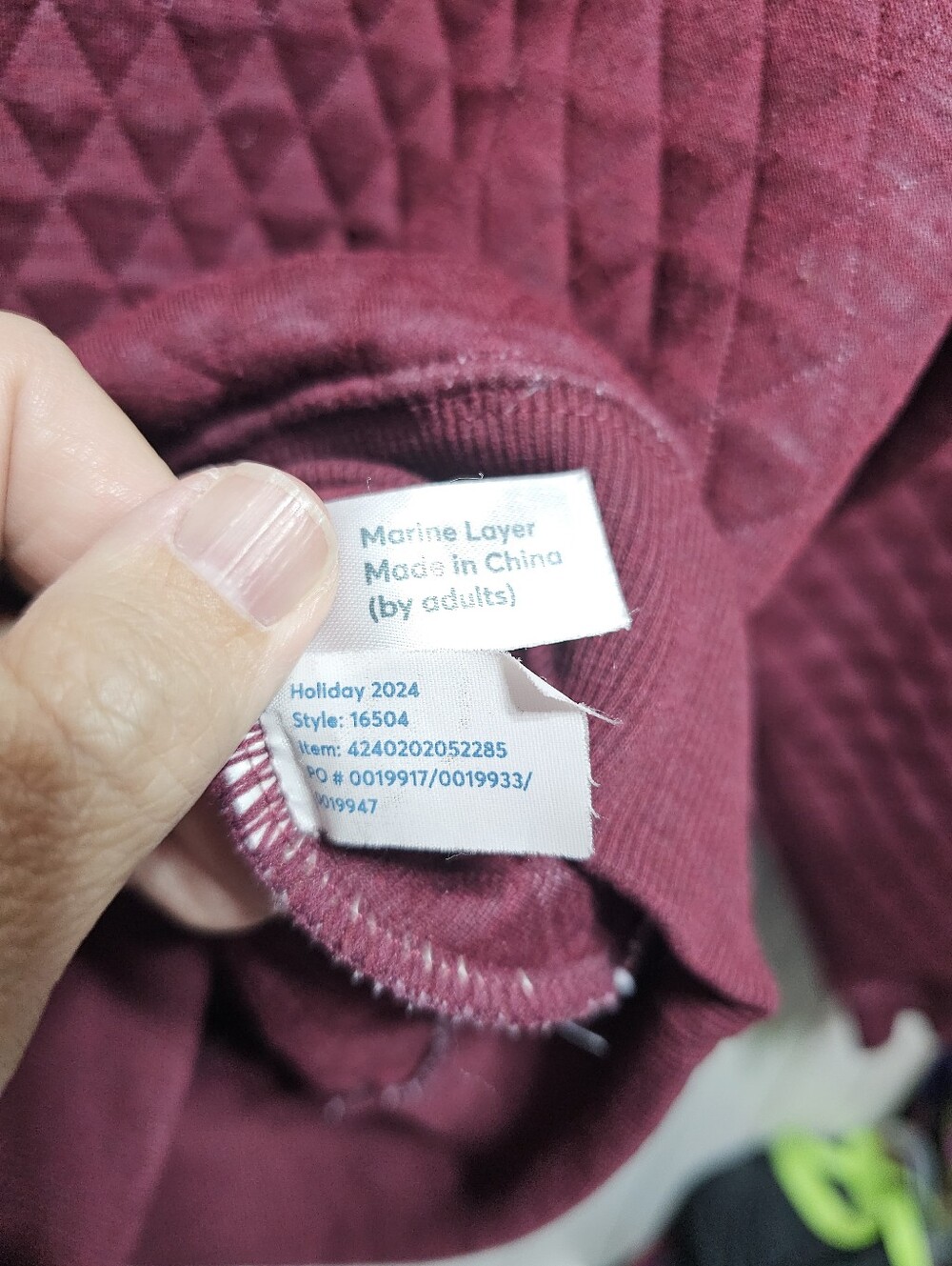 Marine Layer Women's Corbet Quilted Puff Sleeve Crewneck in Merlot Size Medium. - Picture 7 of 9